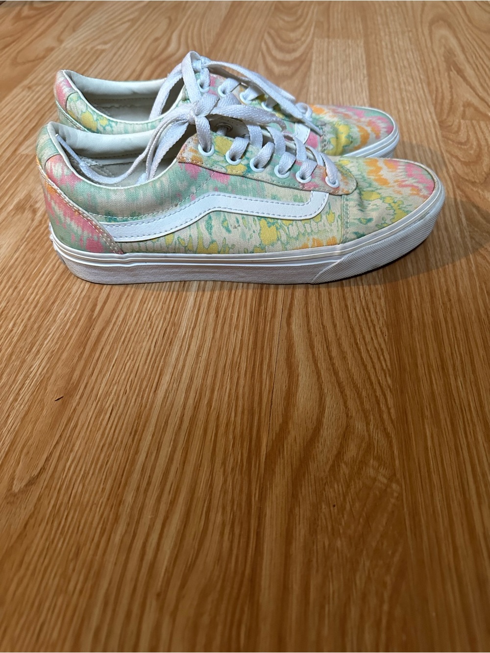 Vans Low Top Lace-Up Sneakers in Pastel Tie-Dye size 9